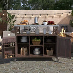 Isola per cucina Okak Outdoor con piano in acciaio inossidabile, carrello da cucina in legno con ante, ripiani e porta spezie, isola da cucina con ruote