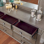 Comò e specchio tradizionali a 9 cassetti in 2 pezzi Vame di Furniture of America