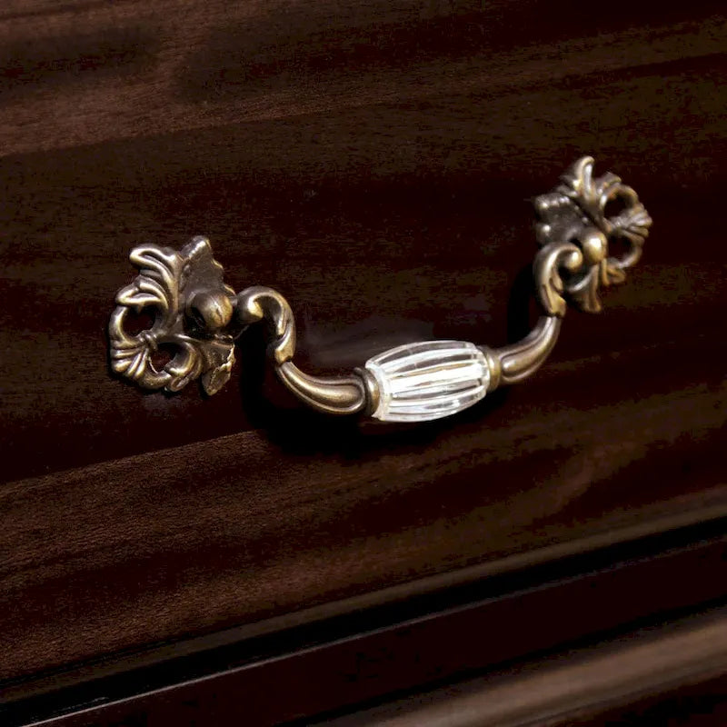 Comò e specchio tradizionali a 9 cassetti in 2 pezzi Vame di Furniture of America