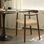 Sedia da pranzo scandinava con braccioli, seduta intrecciata in legno curvo