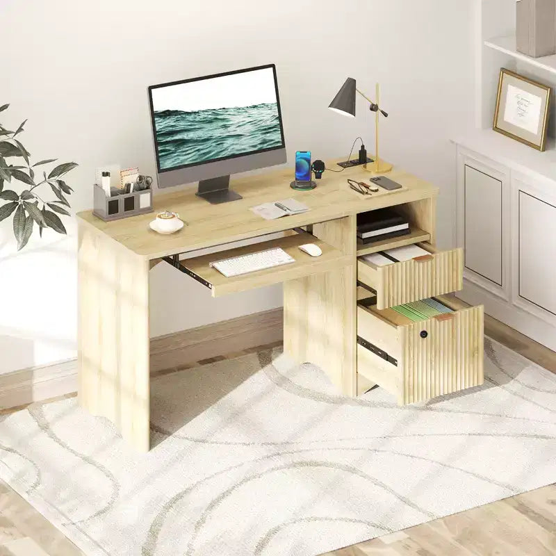 Scrivania Smart Bestier 55 per computer, scrivania da scrittura in rovere con cassetti portadocumenti e presa di corrente, scrivania direzionale con vani a giorno e vassoio per tastiera