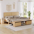 Struttura Letto Boho Farmhouse in Rattan Naturale, Testiera con Luci LED e Cassettiere a Scomparsa, Gambe di Supporto in Legno Massello.