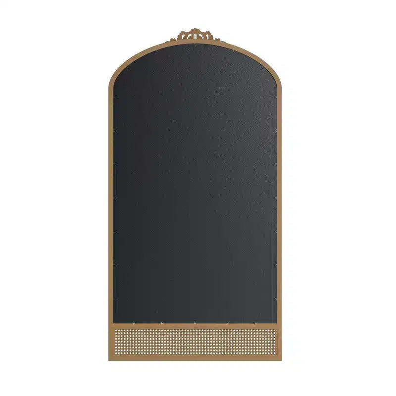 Specchio da parete marrone con cornice in legno ad arco intagliata classica e base in rattan, 37 pollici L x 71 pollici A