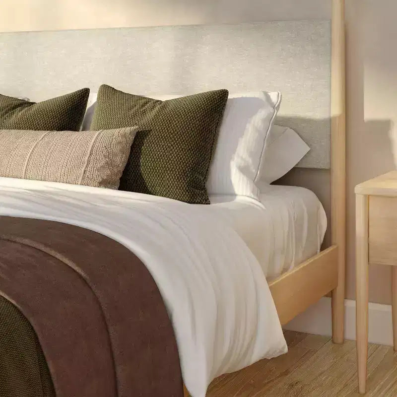 Letto a baldacchino Harbor King con testiera imbottita, biondo/Swiss Coffee (MD2411-01)