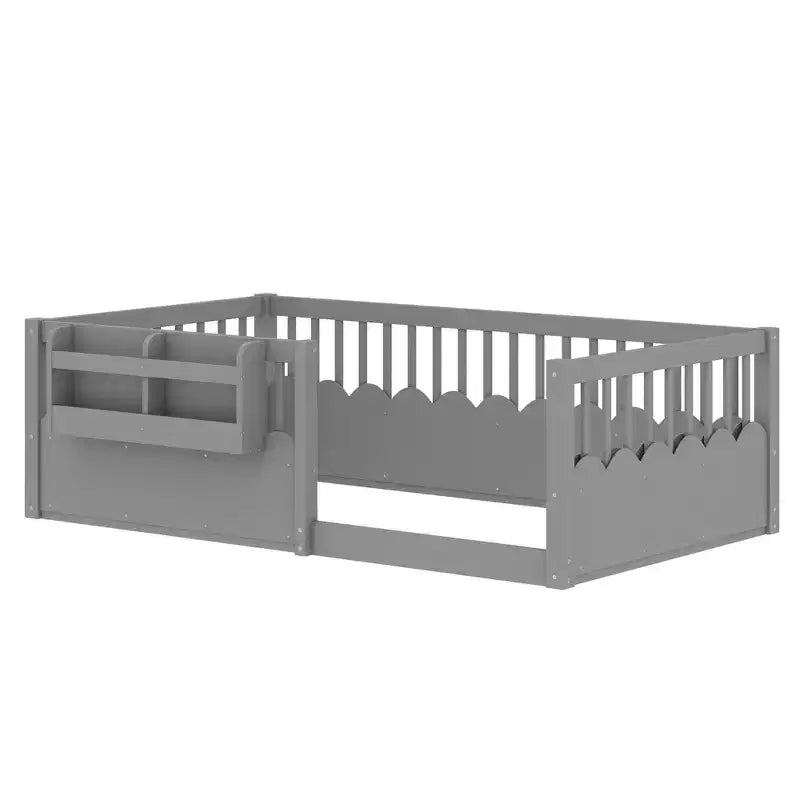 Letto a terra per bambini Bellemave con recinzione rialzata e libreria, struttura letto matrimoniale in legno Montessori per bambine e bambini